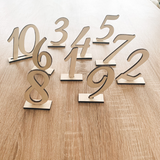 Lot numéro de table bois